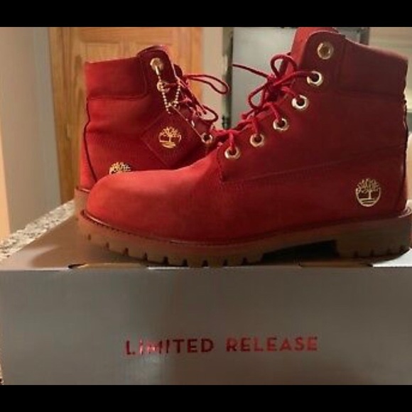 all red timberlands